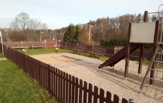 Fotografie - veřejná hrací plocha, Jihlava, Na Stoupách